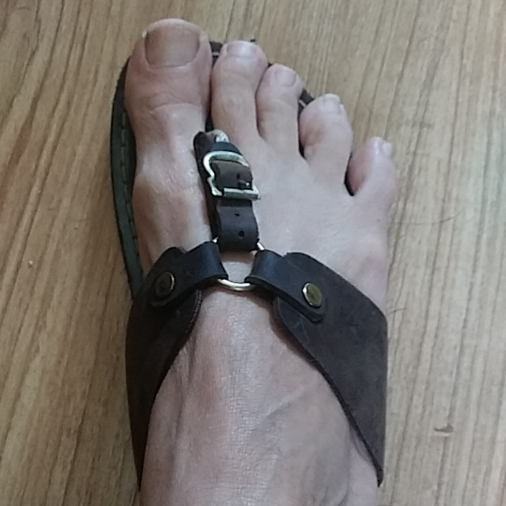 Kino, dark brown sandals
